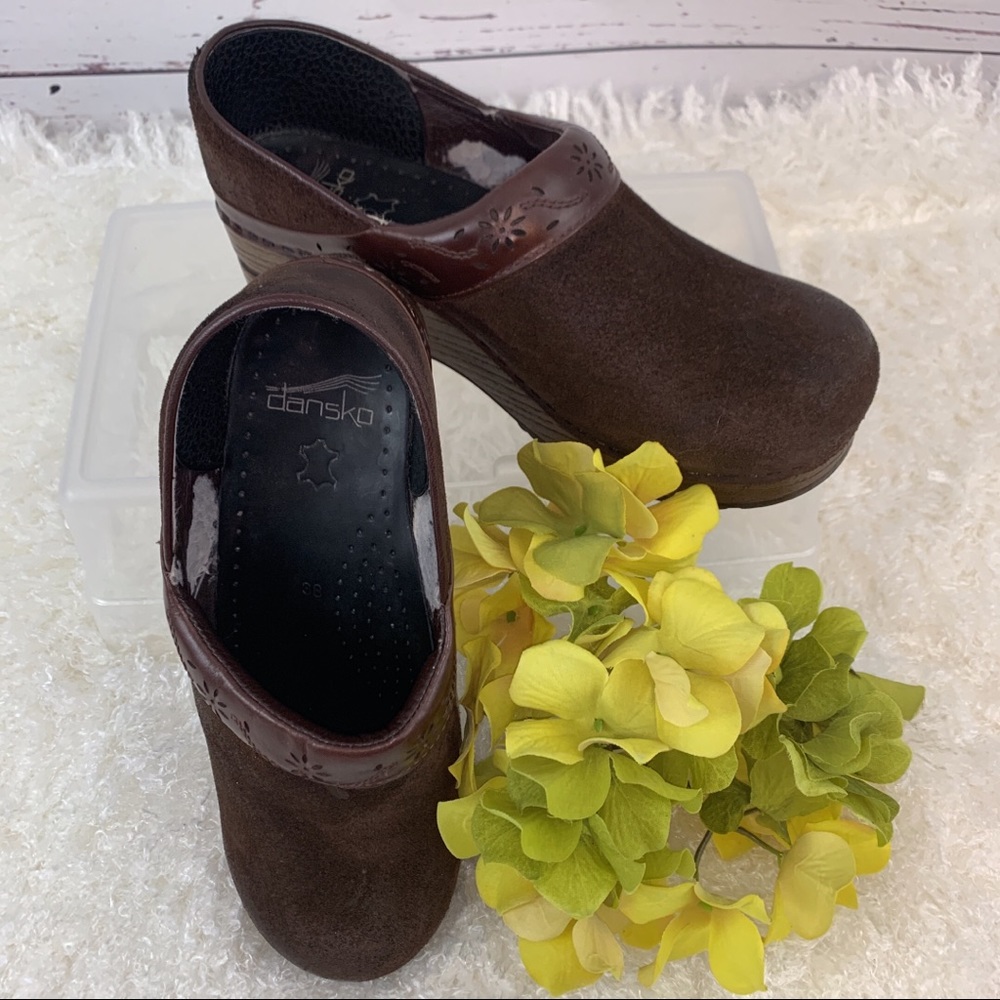 Dansko Brown Suede Clogs Nursing Shoes Size 8